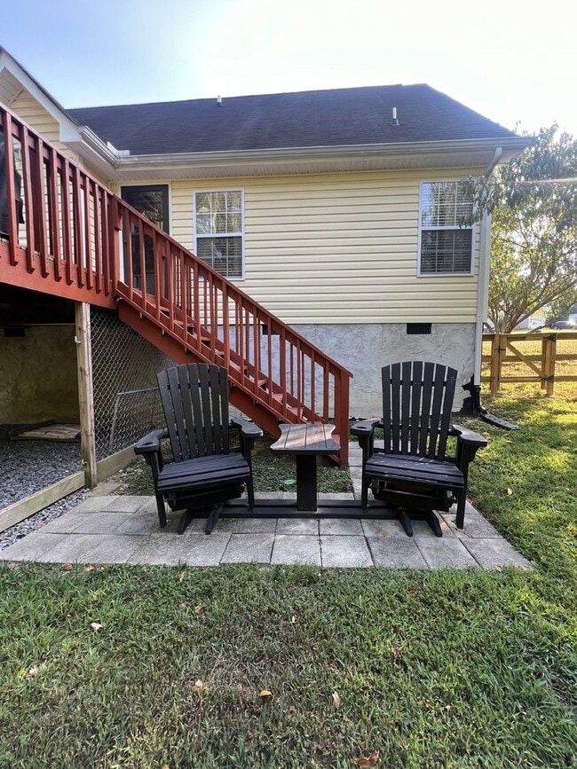 Building Photo - 7475 British Rd