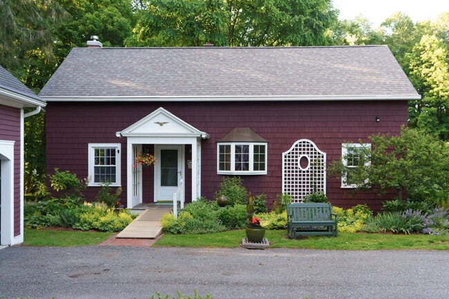 Building Photo - 45 Taconic Ave