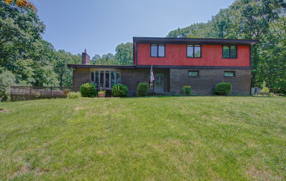 Primary Photo - 143 Willington Hill Rd