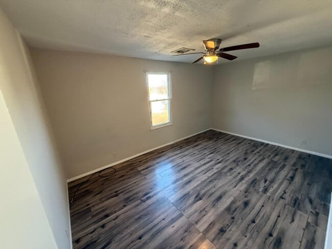 Building Photo - 4617 Longbranch