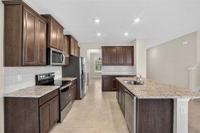 Building Photo - 2546 Warren Acrs Blvd