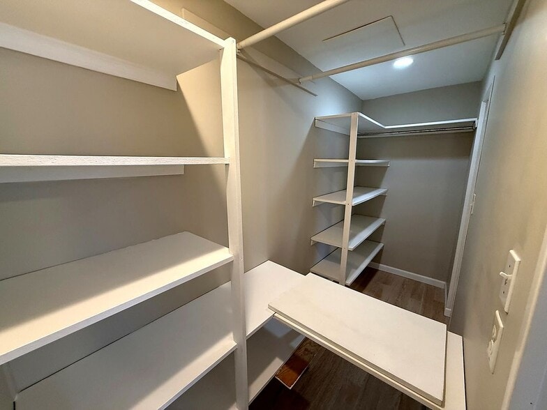 Building Photo - 47 Lester St