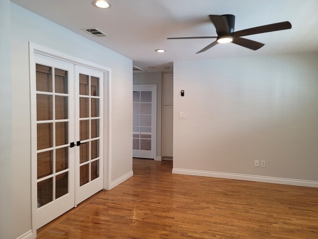 LIVING ROOM - 2604 Graham Ave