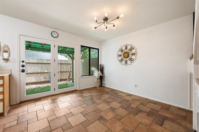 Building Photo - 9504 Quail Village Ln