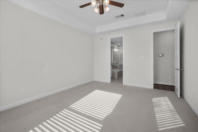Building Photo - 13814 Russell Ct