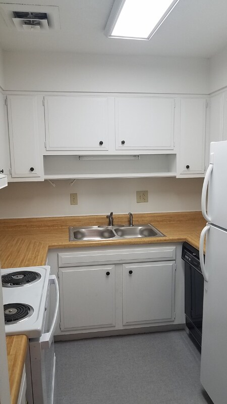 Building Photo - 427 6th Ave W