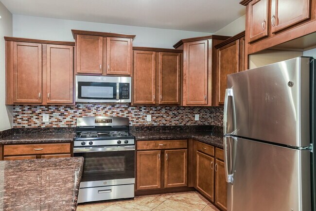 Building Photo - 15137 W Alexandria Way