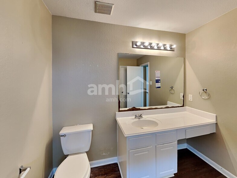 Building Photo - 4818 Bentonite Blvd