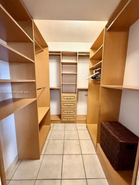 Building Photo - 2899 Collins Ave