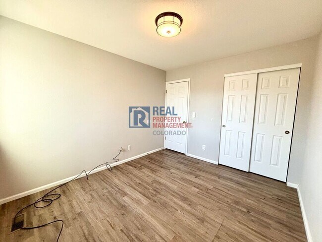 Building Photo - 17627 Cornish Pl