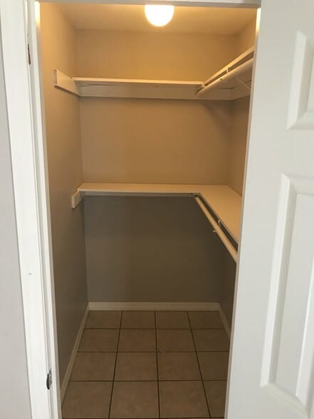 Building Photo - 825 Hardy Springs Cir