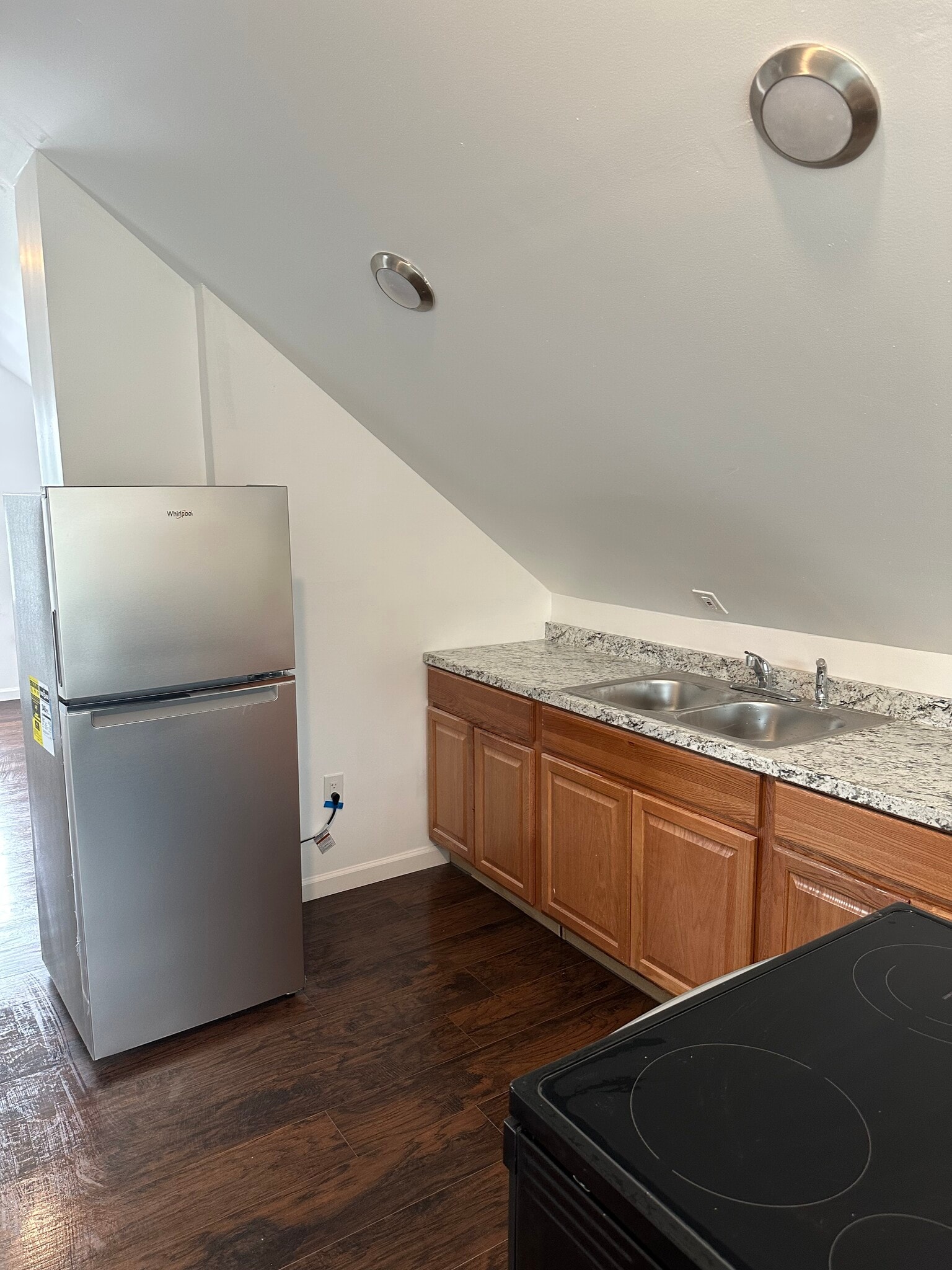 Kitchen - 166 Bond St