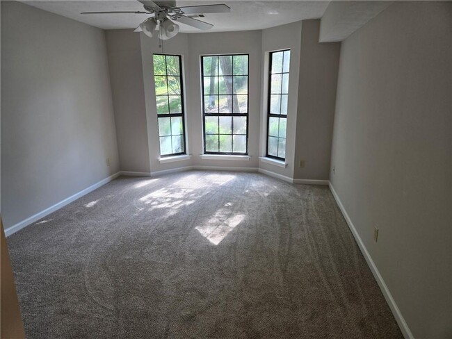Building Photo - 6854 Justin Dr