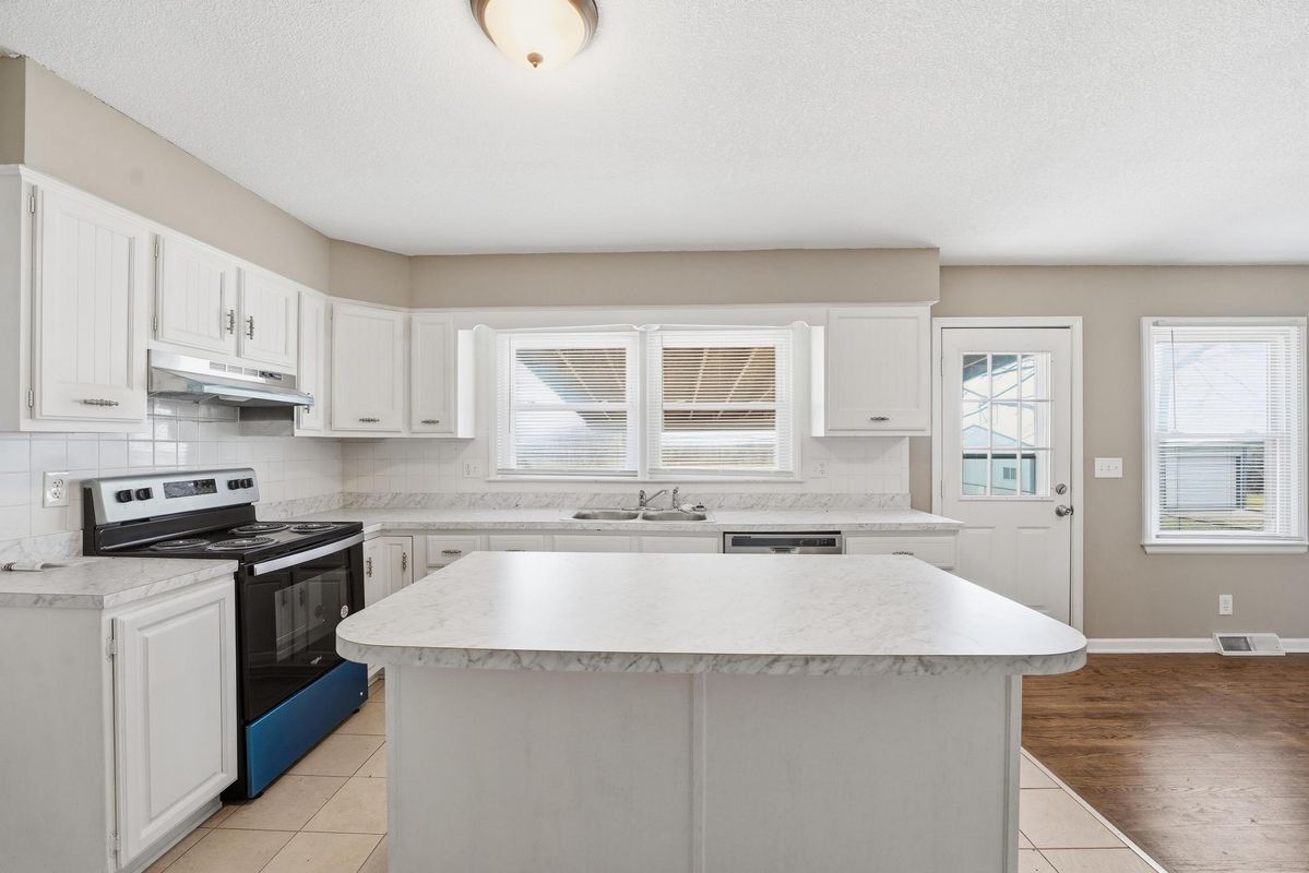 Building Photo - 20103 S State Rte 291