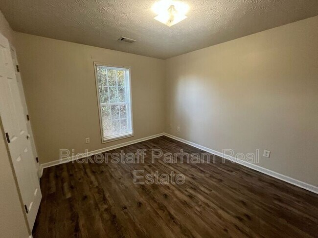 Building Photo - 36 Crosswinds Rd