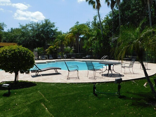 Building Photo - 2 Bed 2 Bath Split Plan Condo at Sunset Lake on Turkey Lake