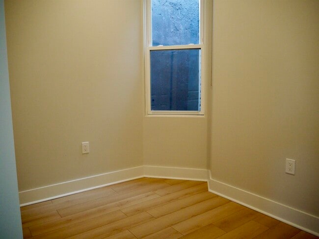 Building Photo - 1205 Hillside Pl