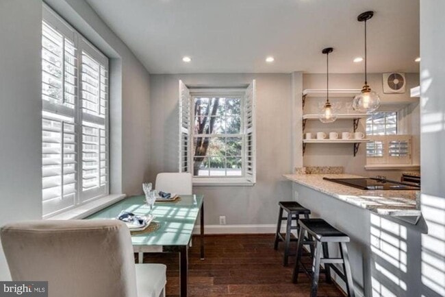 Building Photo - 4224 32nd St S