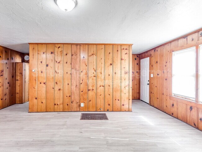 Building Photo - 912 NW 98th St