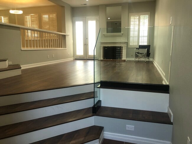 Living room - 20950 Oxnard St