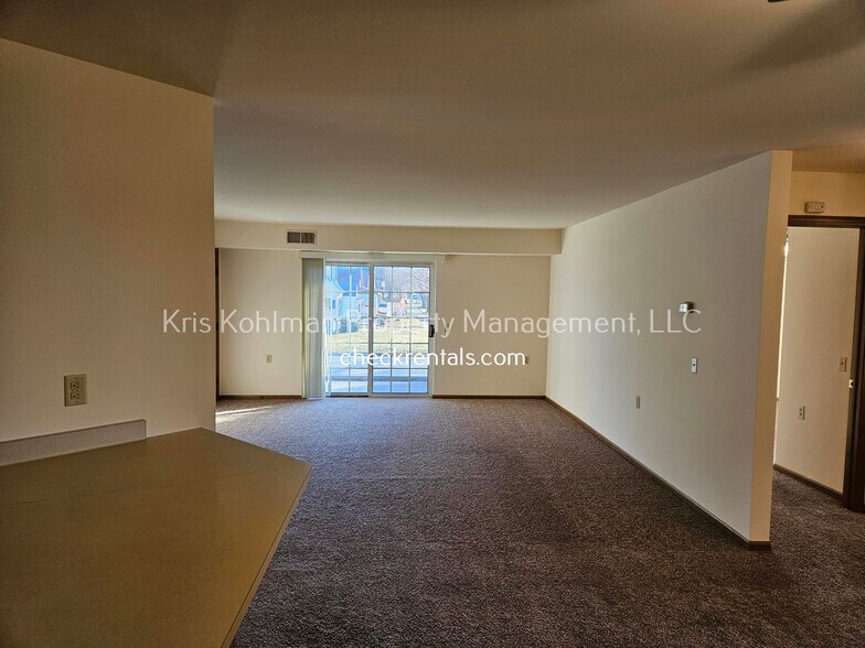 Building Photo - 210 Omalley St