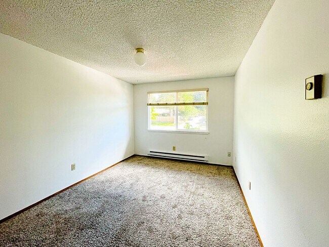 Building Photo - Carroll 4 Plex (LO)