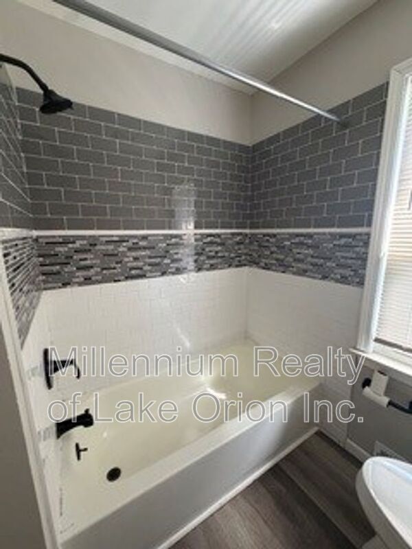 Building Photo - 636 Lebaron Ave