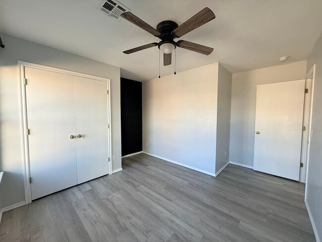 Building Photo - 4 Bedroom - 2 bath duplex located near campus and State Highway 9