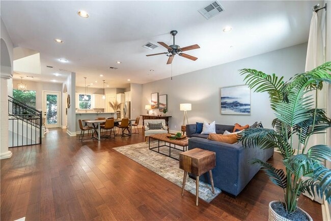 Building Photo - 1529 Barton Springs Rd
