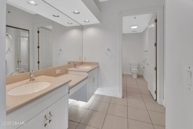 Building Photo - 4623 Rivers Edge Village Ln