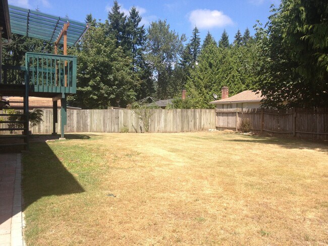 Building Photo - Spacious Covington Home with all New Appliances, Fresh Paint and Large Fenced Yard!