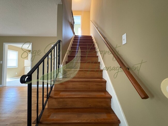 Building Photo - DUPLEX IN INDEPENDENCE!!!