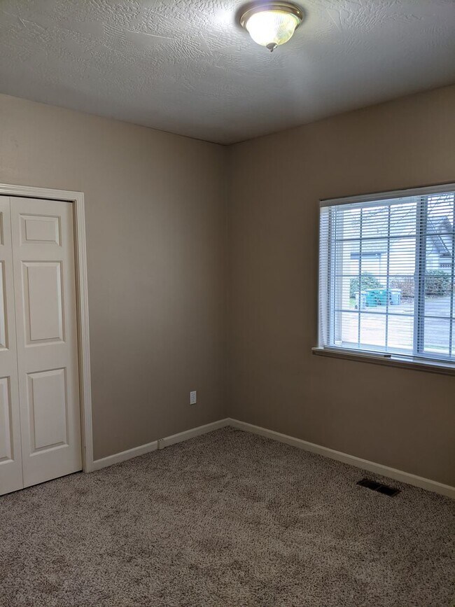 Building Photo - Beautiful 3-Bedroom, 2-Bath Duplex On A Corner Lot!