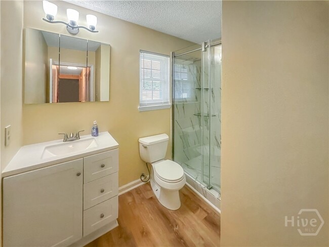 Building Photo - 406 Riverview Dr