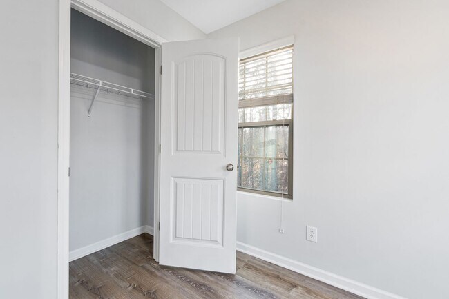 Building Photo - Brightleaf at the Park Townhome!