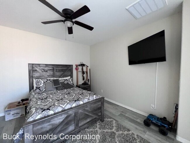 Building Photo - 3 br, 2 bath House - 2677 Kingman Dr.