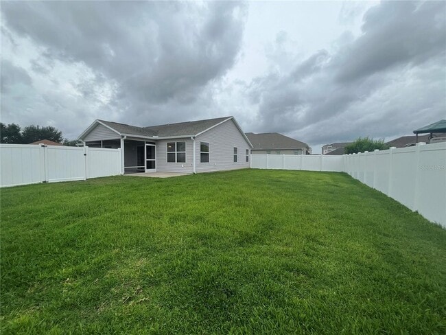 Building Photo - 12054 NE 51st Cir