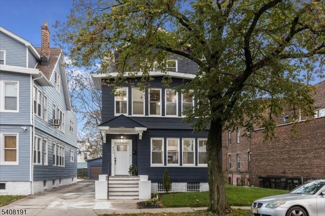 Building Photo - 440 N Grove St