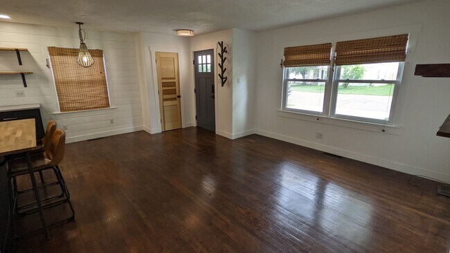 Building Photo - FABULOUS UPGRADED HOME IN CHAFFEE PARK INCL. WATER! MOVE-IN FEB. 1st!
