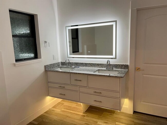 Building Photo - 11511 Mockingbird Hill