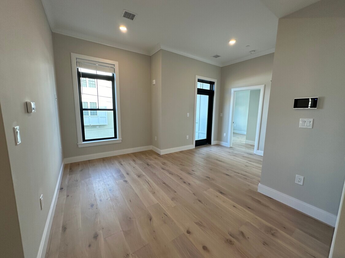 Building Photo - 161 Allston St