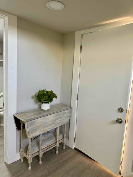 Building Photo - 357 E Putnam Ave