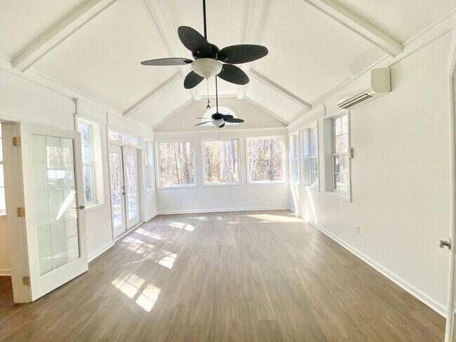Building Photo - 129 Tappan Zee Dr