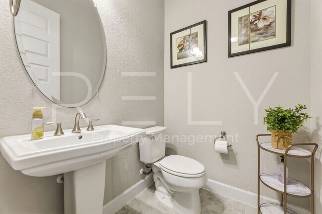 Building Photo - 240 Cross Timbers Dr