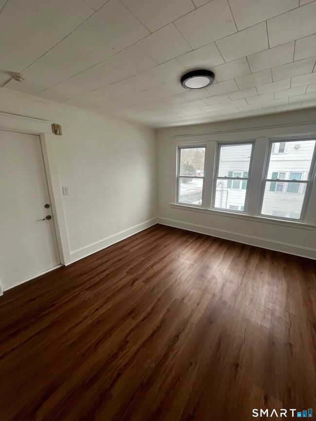 Building Photo - 189 East Rd