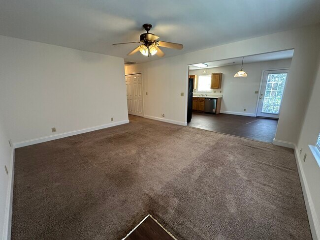 212 LIVING - Porter Street Apartments