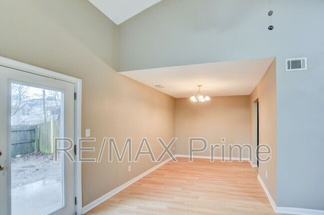 Building Photo - 700 Alder Cir