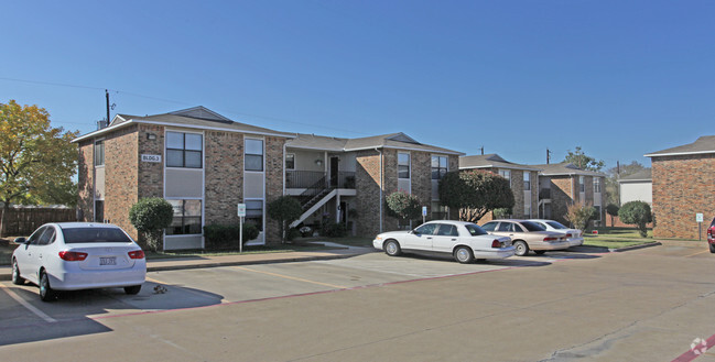 Building Photo - Eagle Lake Garden Village