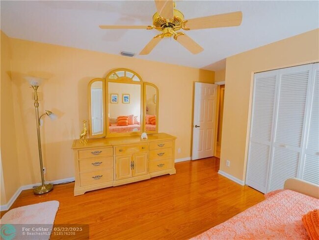 Building Photo - 20107 Ocean Key Dr