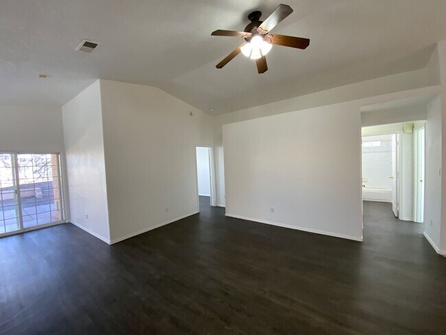 Building Photo - 3 Bedroom Single Story Home Available Near Irving Blvd NW & Eagle Ranch Rd!